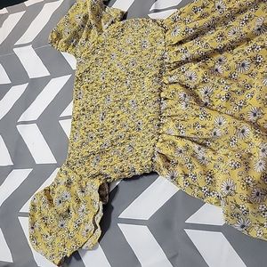 Yellow daisy shirt